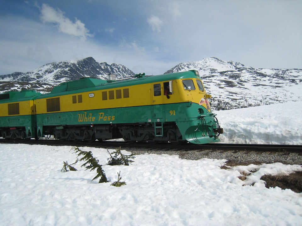 The Spectacular Train of the White Pass summit - by Maria Elena Martinez