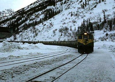 Northbound Train approach Bennett station. Location:Bennett. Milepost:MP 46.6. Date:27846